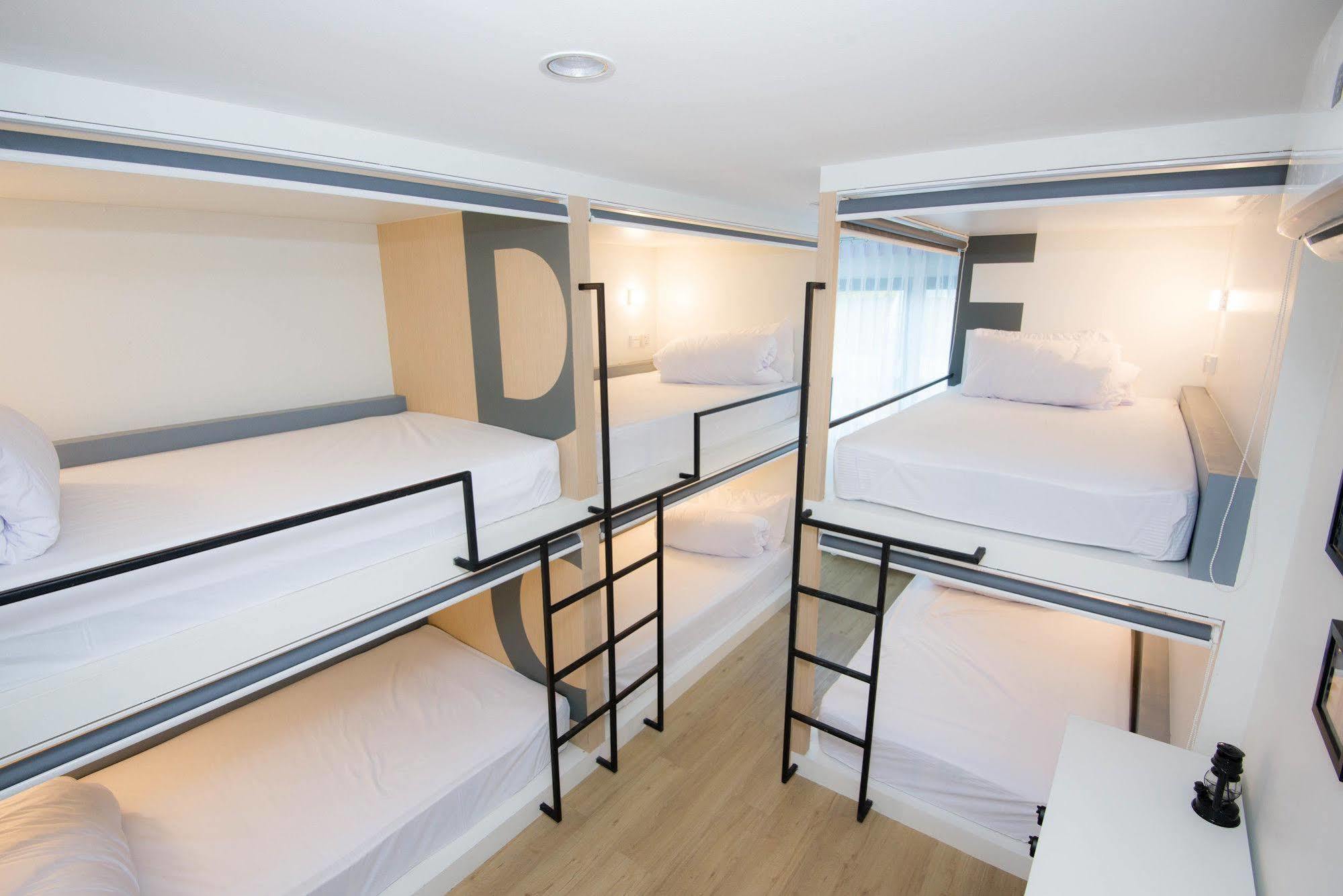Monkeynap Hostel Бангкок Екстер'єр фото
