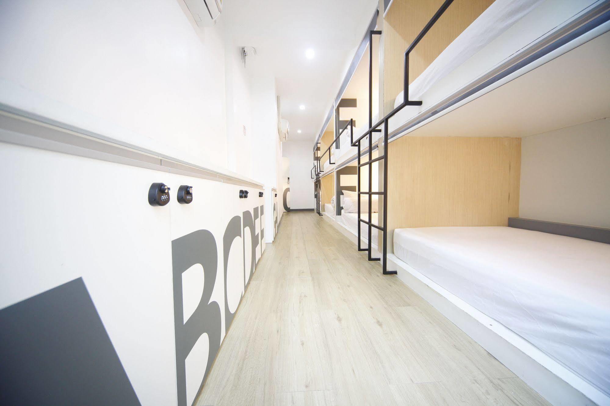 Monkeynap Hostel Бангкок Екстер'єр фото
